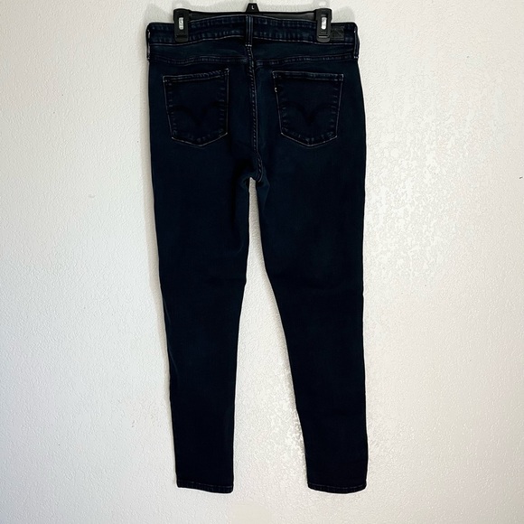 Levi’s - Picture 2 of 3